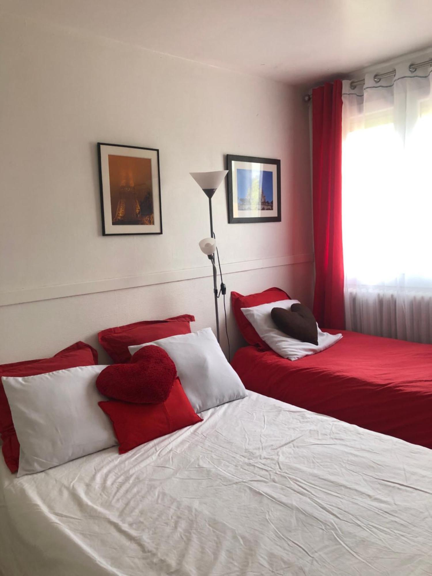 Chelles - Paris - Disneyland Marne La Vallee Extérieur photo